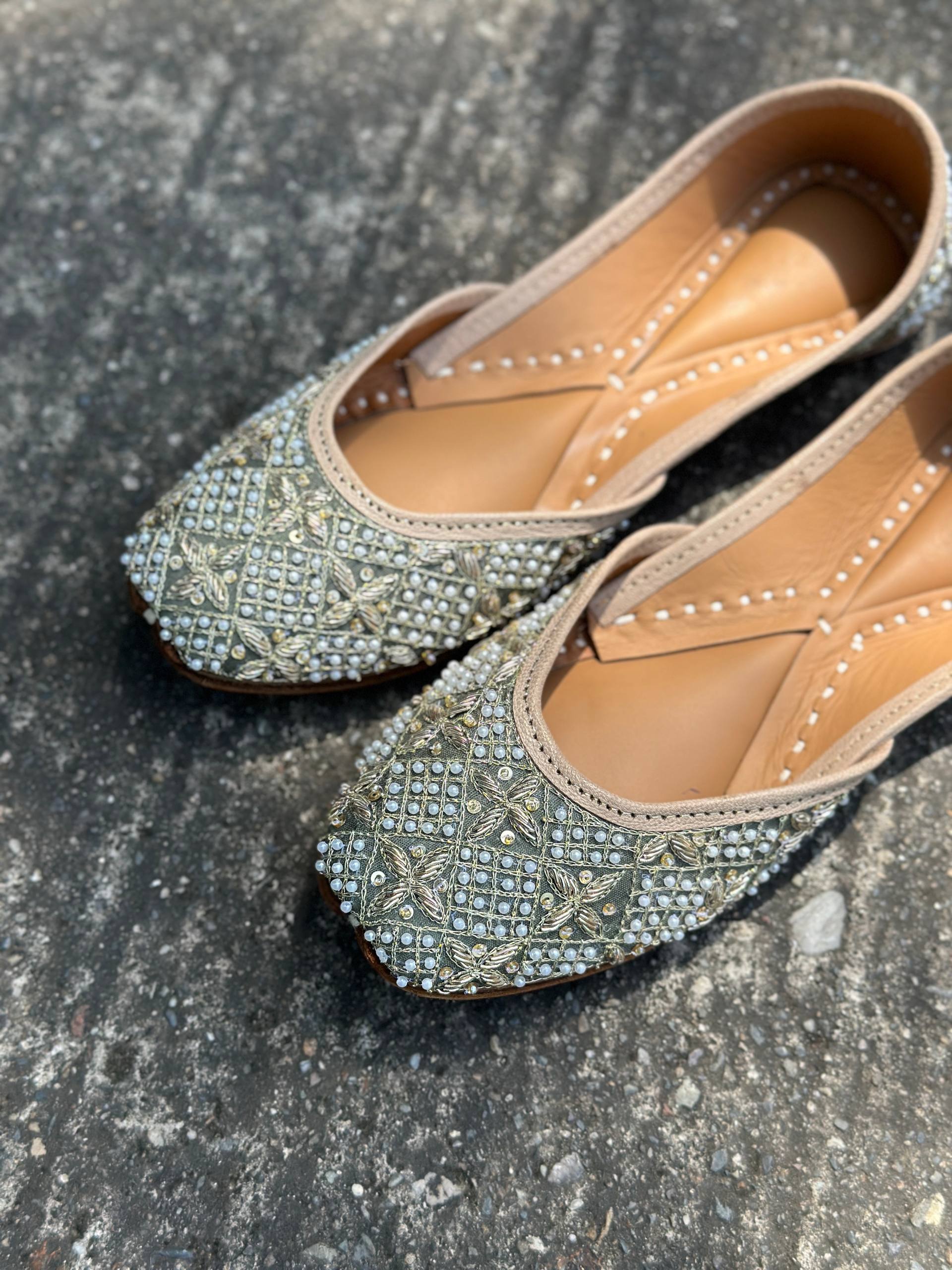 Maira Pearl Embroidered Juttis